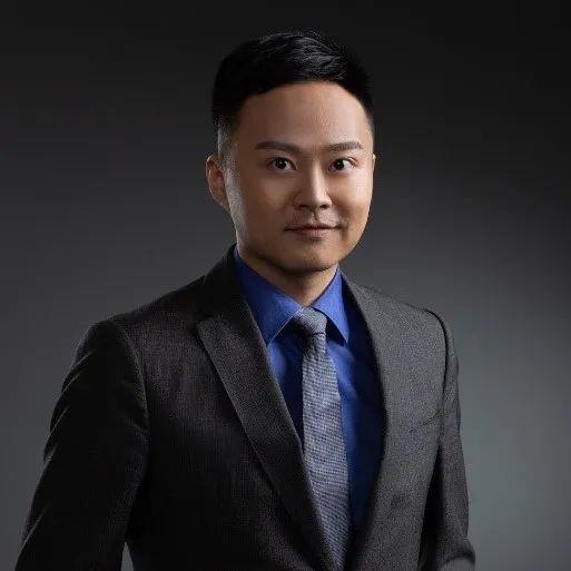 李皆君